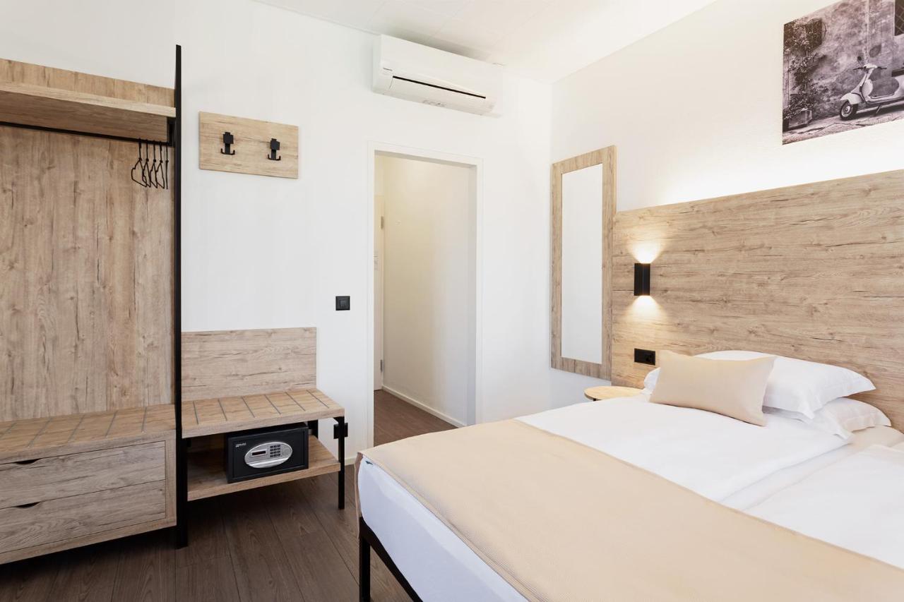 Du Hotel Locarno