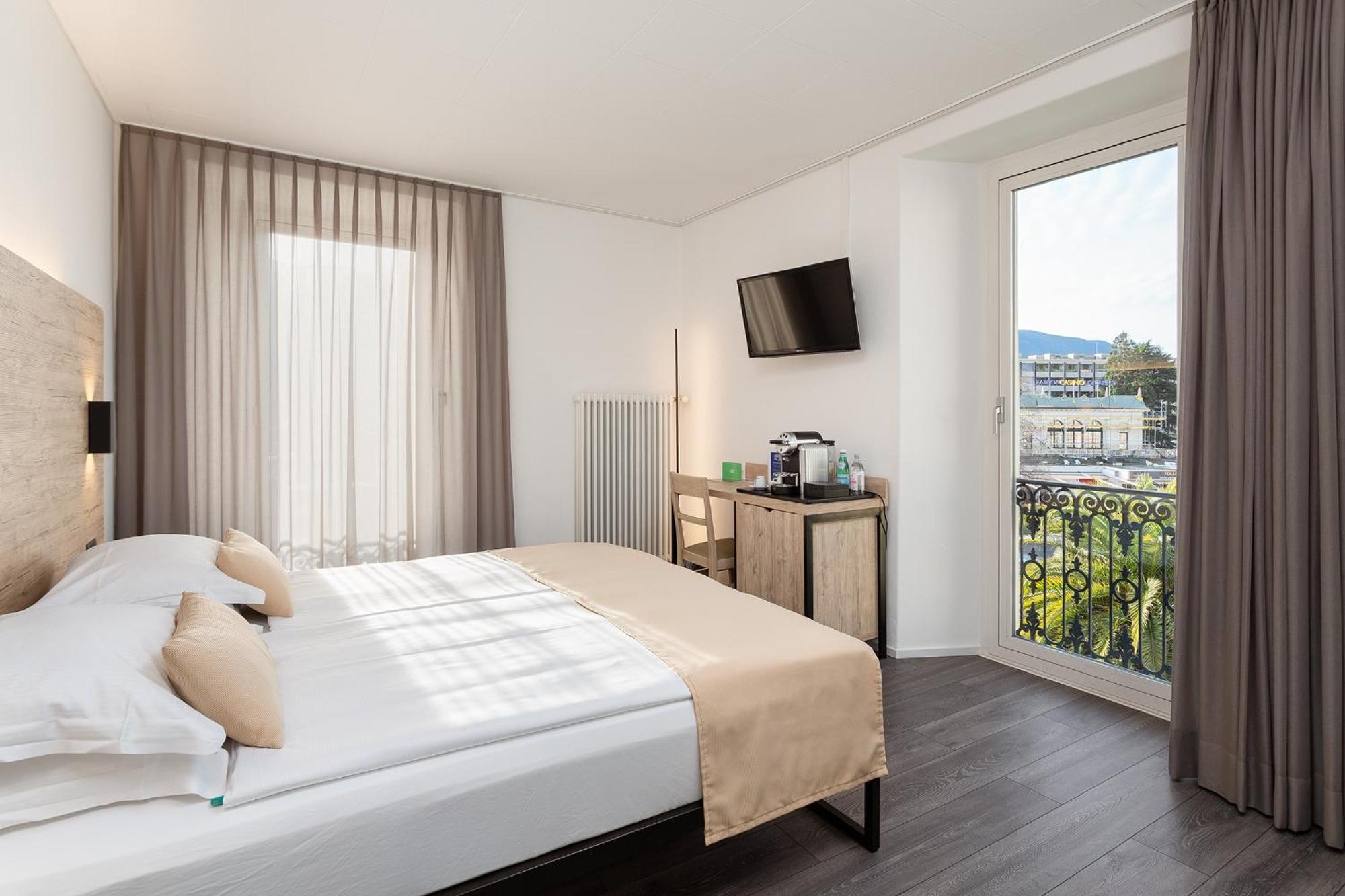 Du Hotel Locarno