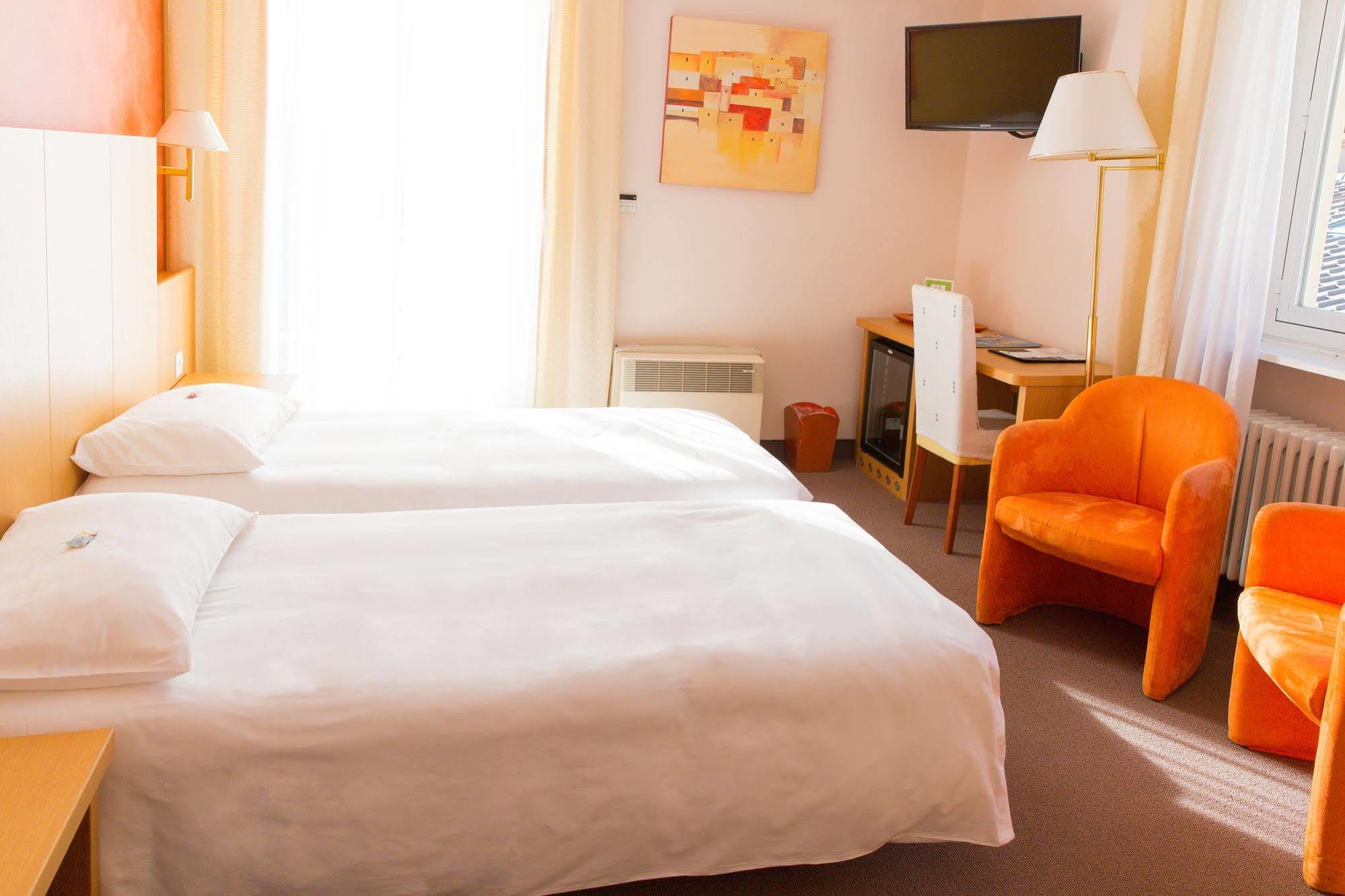 Du Hotel Locarno